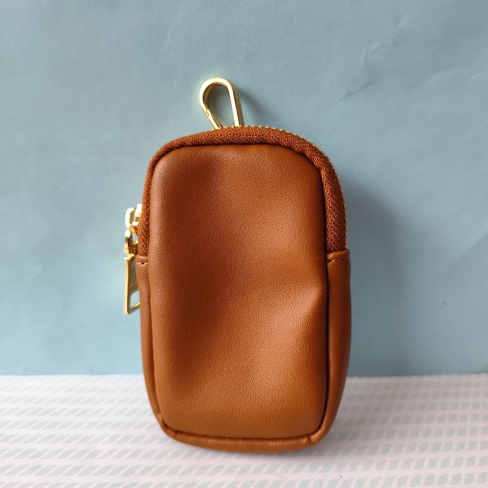 3/$25💙Steve Madden Brown Earbud Case/Coin Purse